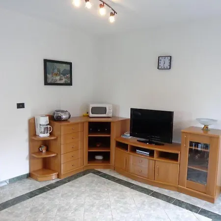 Tessa Apartment *