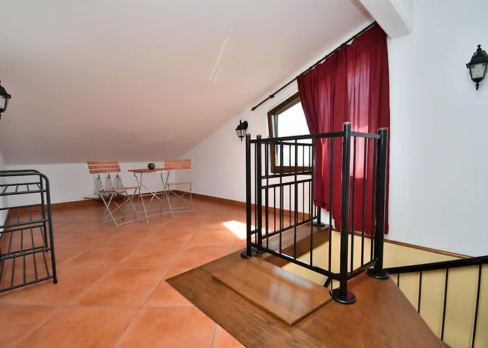 Tessa 아파트 로비니